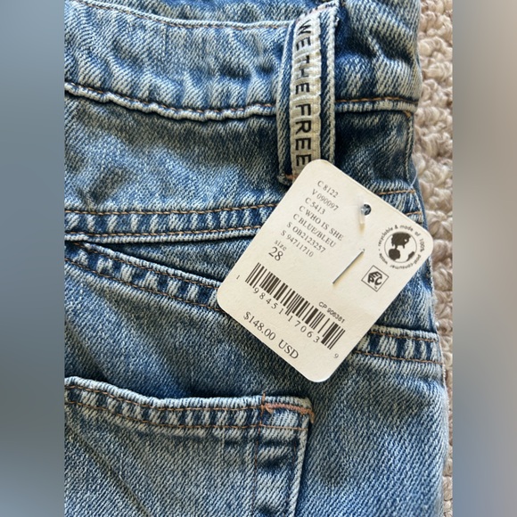 Free People NWT We The Free Westward Demi Barrel Jeans Size 28 - Picture 8 of 8